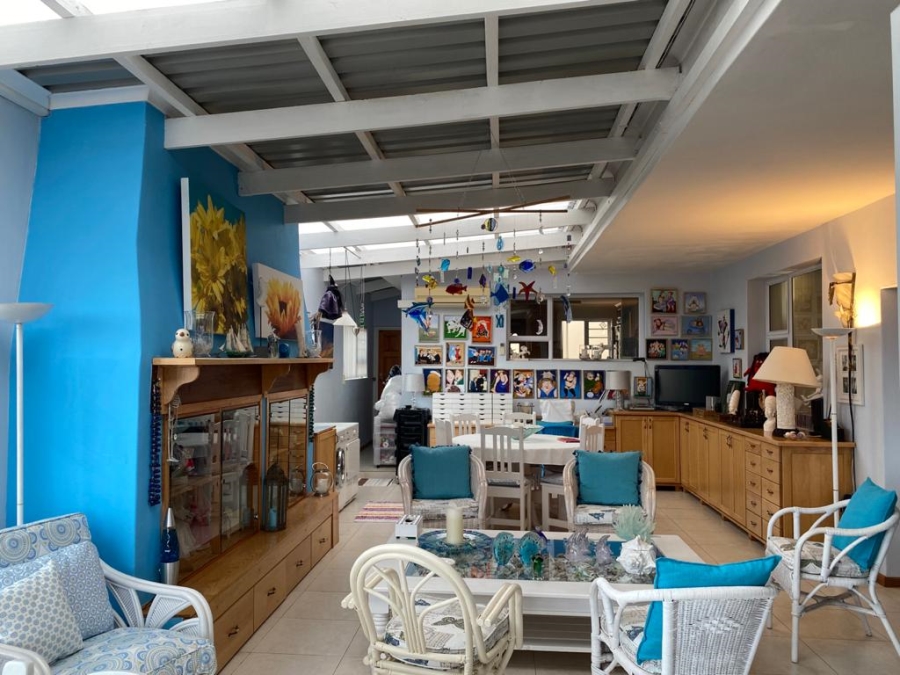 5 Bedroom Property for Sale in Sandbaai Western Cape